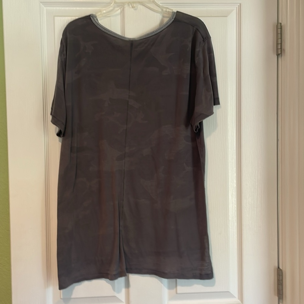 EUC We The Free/ FP Grey Camo Tee L - Picture 5 of 7